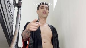 Cantar Desnuda Escena Protagonista