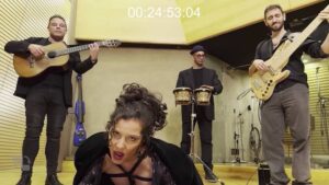 Cantar Desnuda Musicos 24.53