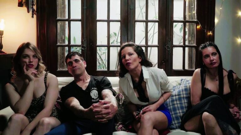 Grupo Actores En Sofa Deseaba Llamarla Sumision
